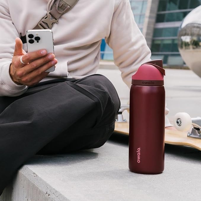 Owala FreeSip Insulated Stainless Steel Water Bottle with Straw, BPA-Free Sports Water Bottle, Great for Travel, 32 Oz, Black Cherry