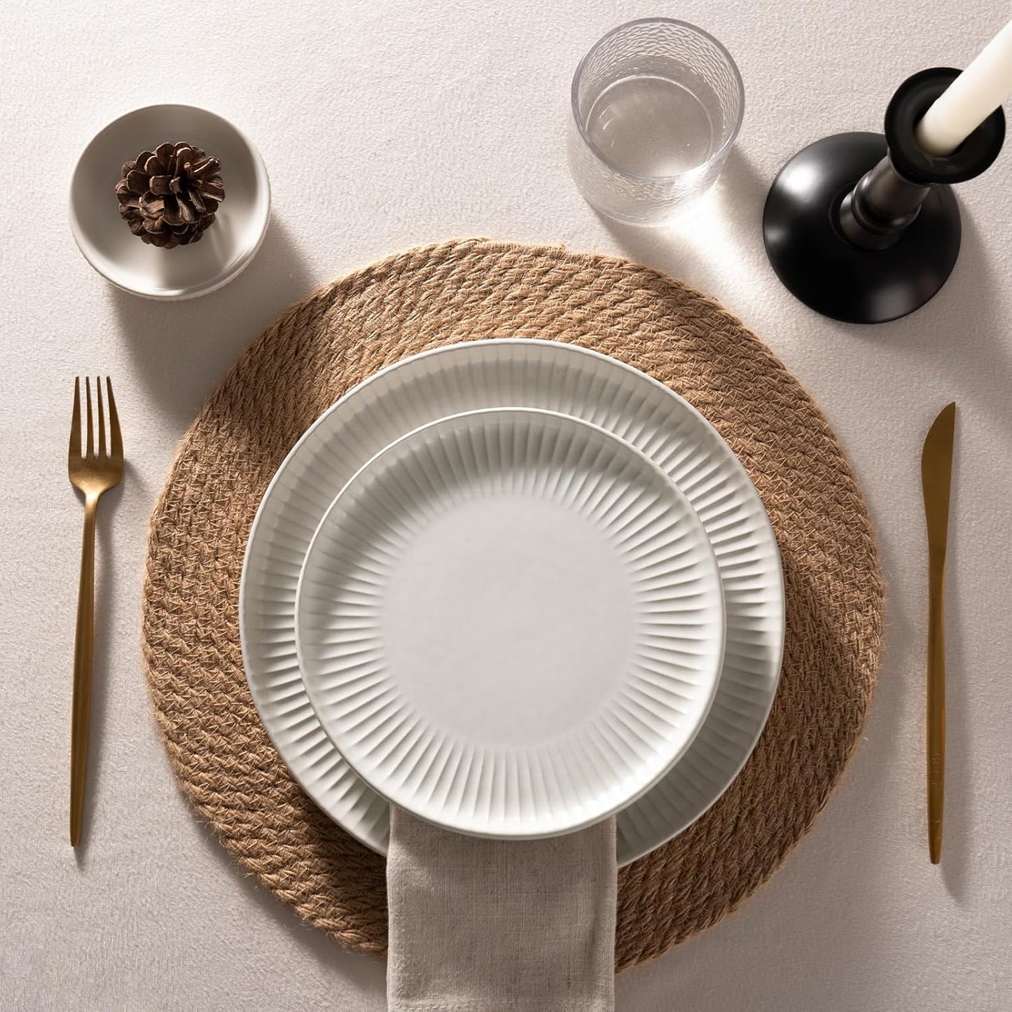 Famiware Starlight Dinnerware Sets, Plates and Bowls Dish Set of 6 (18 Pieces), Ribbed Textured Tableware - Dishwasher & Microwave Safe, Chip Resistant, Reactive Glaze, Matte Reactive White