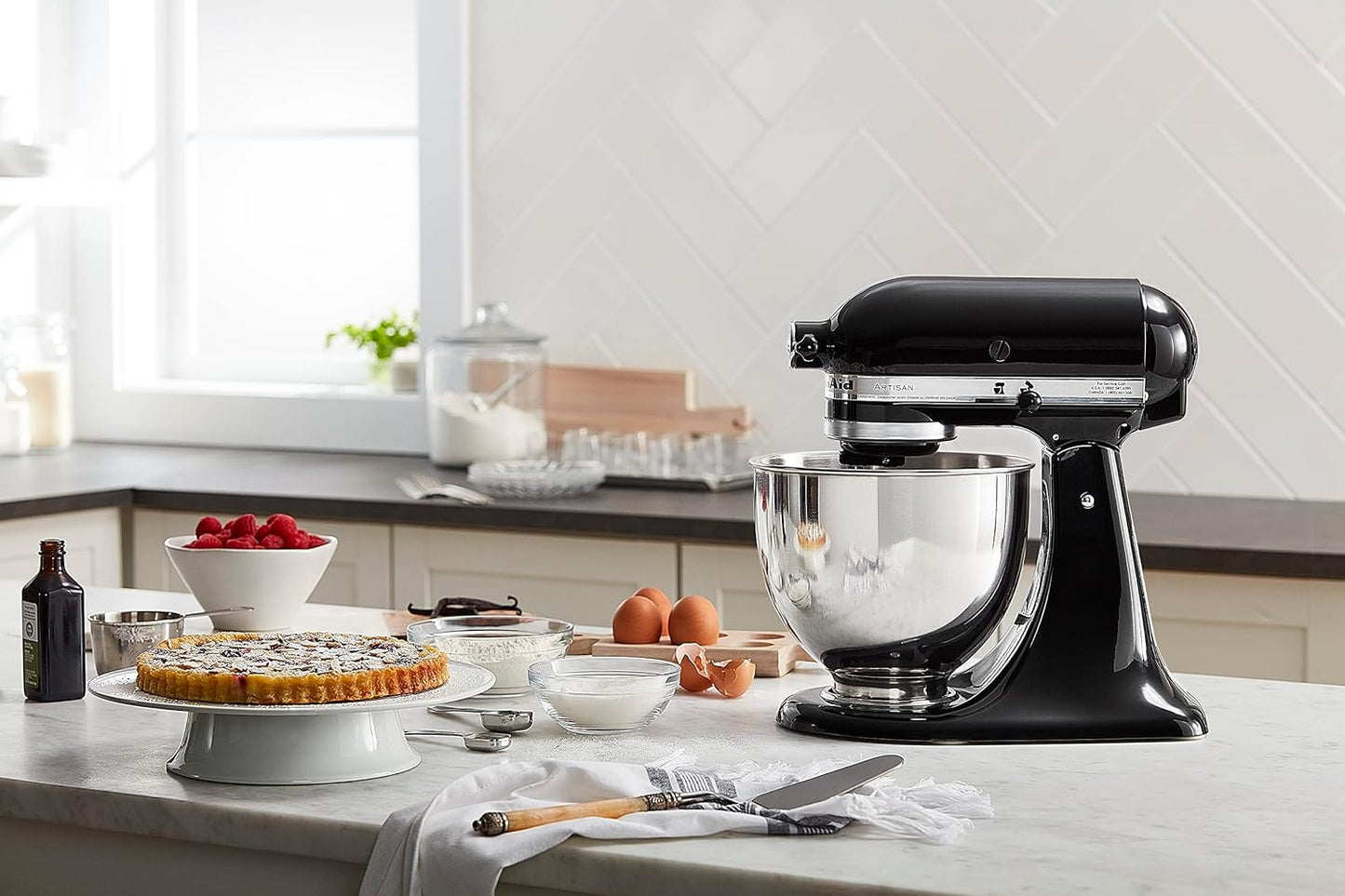 KitchenAid Artisan Series 5 Quart Tilt Head Stand Mixer with Pouring Shield KSM150PS, Onyx Black