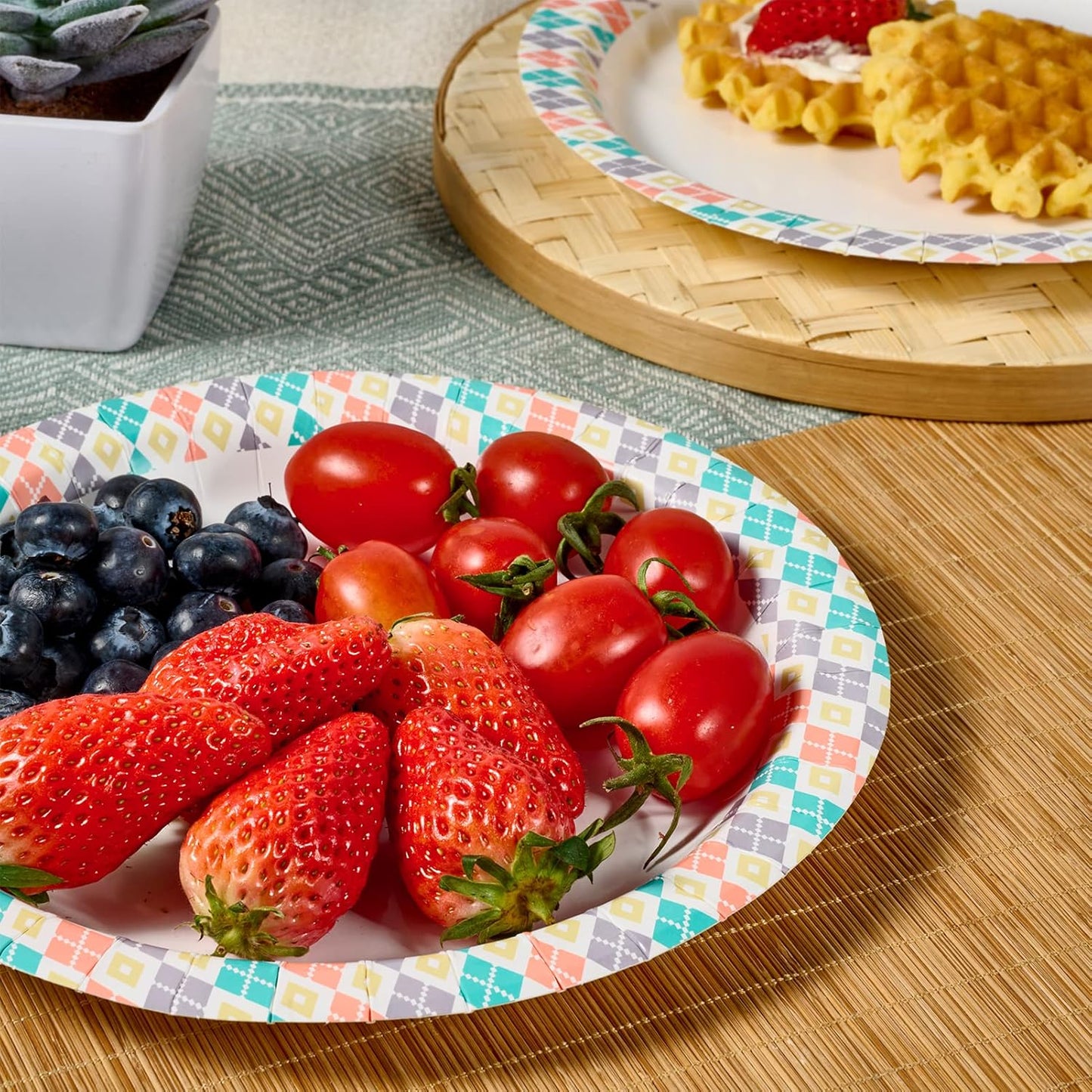 FOCUSLINE 10 Inch Paper Plates, 160 Count Disposable Paper Plates for Everyday Use, Cut-Proof & Soak-Proof Coated Dinner Plate Large, Round 10" Plate for Home, Party